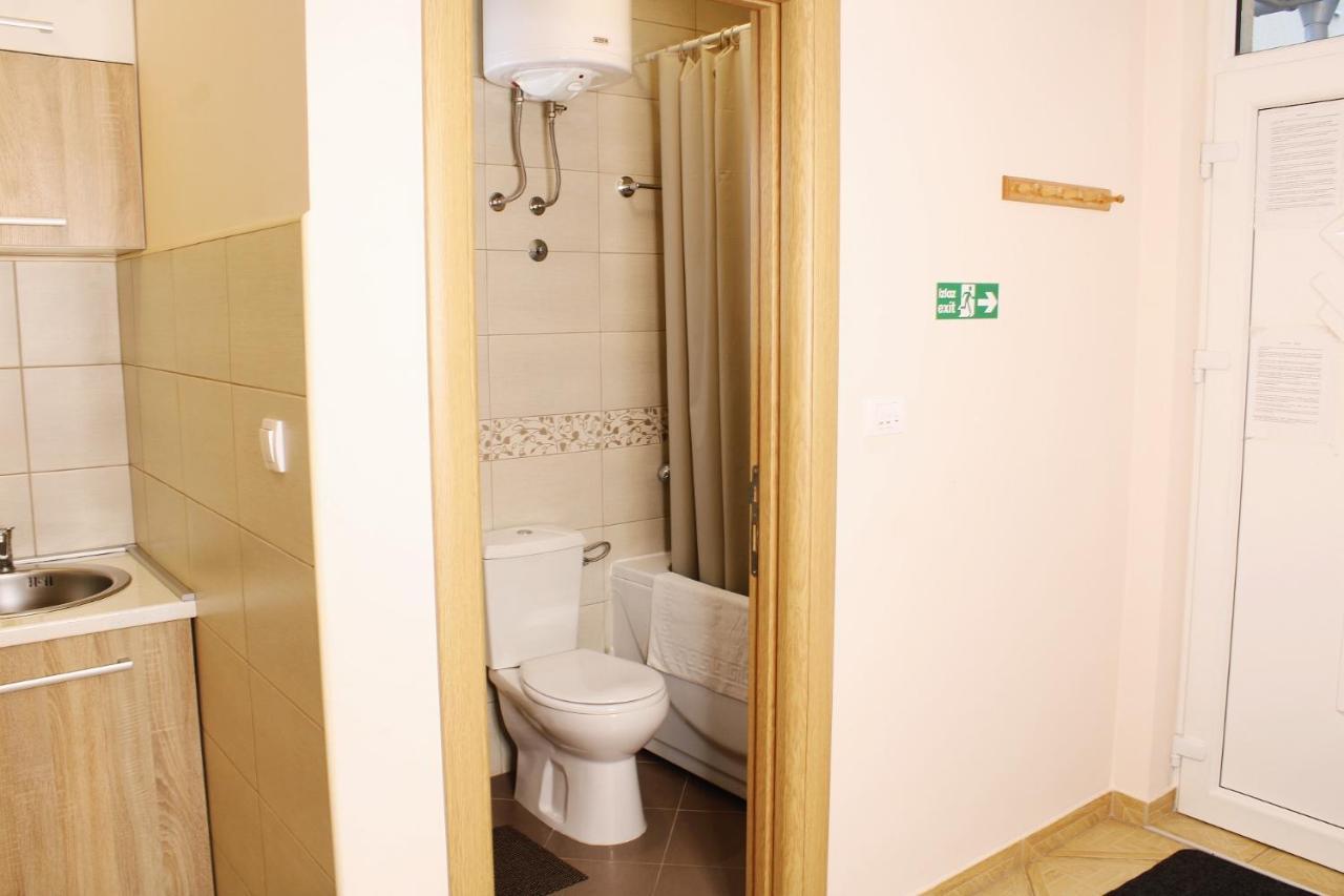 Apartments Paradisos クラグイェヴァツ エクステリア 写真