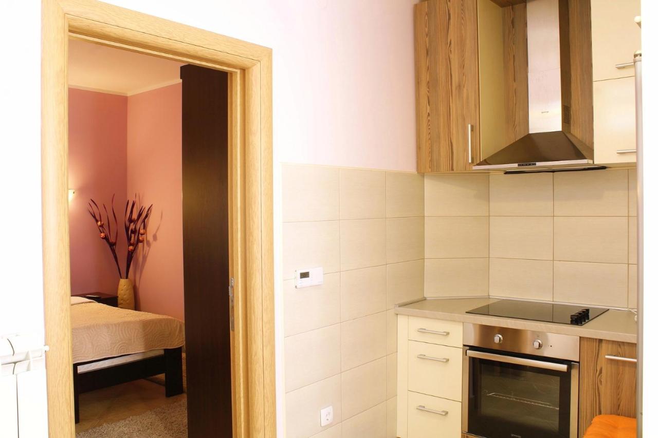 Apartments Paradisos クラグイェヴァツ エクステリア 写真